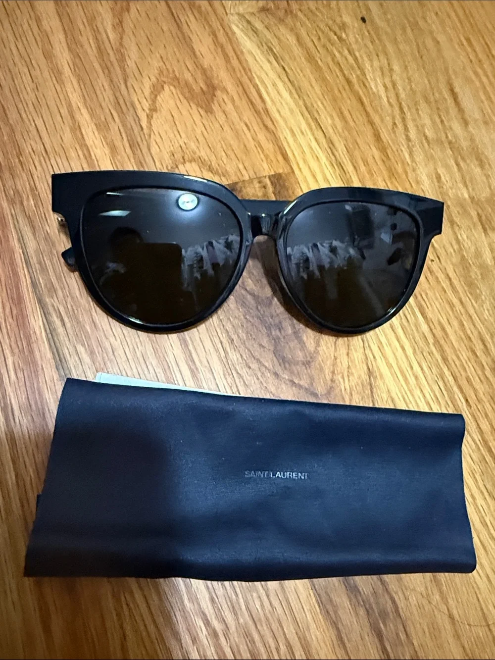 Classic Black Men’s Sunglasses with Matching Case